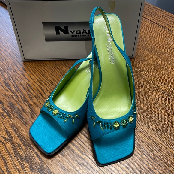 Vintage Nygard Sandals, Turquoise Linen Look Upper/Beaded Embellishment, NIB 8.5 - Picture 1 of 14